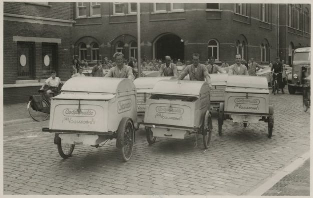 Coöp. De Volharding, bakkerij, Delftselaan 58, ca. 1950