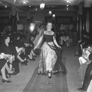 Gebr. Gerzon, modemagazijnen, Venestraat 36-38, 1947