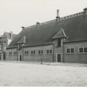 De Sierkan, Melkinrichting, 1e Van der Kunstraat 102-112, ca. 1915