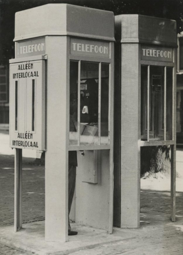 Gemeente Telefoon, telefooncel, jaren 50 Gemeente Telefoon, telefooncel, jaren 50
