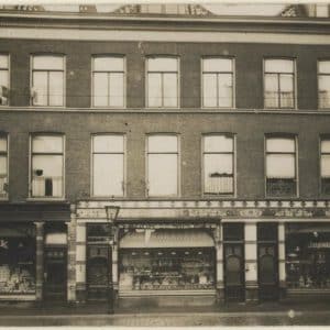 Van Willigen en Zonen, juwelier, Witte de Withstraat 52-56, ca. 1915