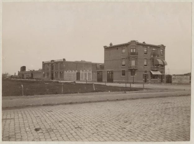 J. Laboyrie, koperslager, 2e Lulofsdwarsstraat, ca. 1915