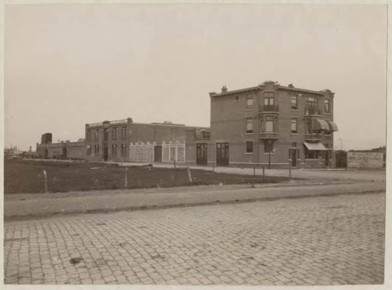 J. Laboyrie, koperslager, 2e Lulofsdwarsstraat, ca. 1915