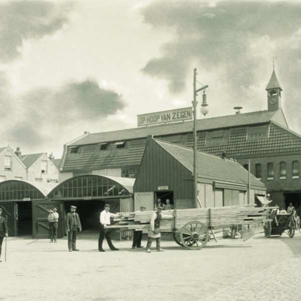 Dekker Hout (1885 heden) SHIE