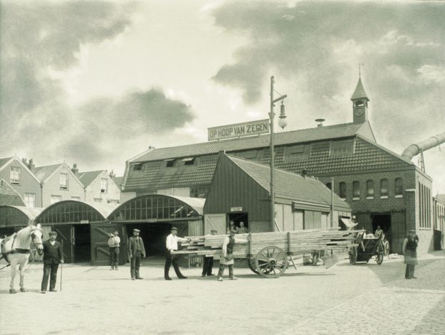 Dekker houthandel, Houtzagerssingel / Hobbemastraat, 1906