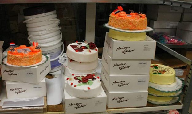 Etalagevoorbeelden van taarten Maison Kelder, Junostraat, 2011