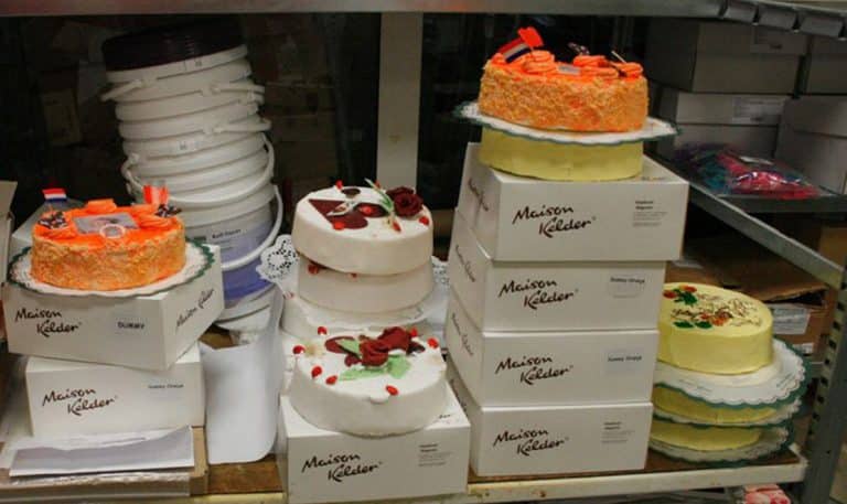 Etalagevoorbeelden van taarten Maison Kelder, Junostraat, 2011