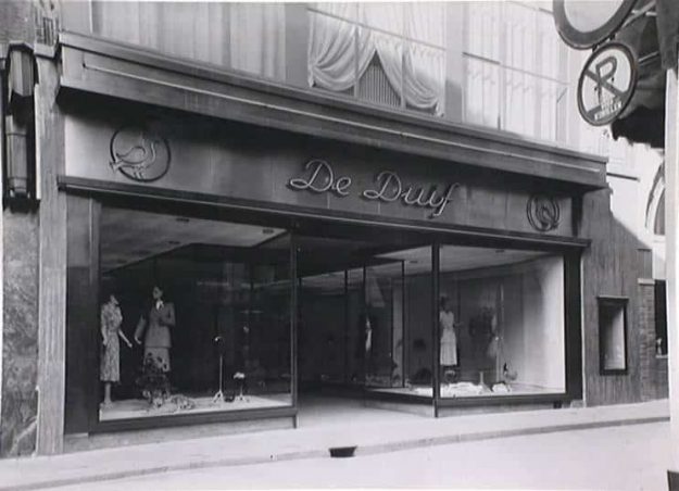 Modemagazijn De Duif, Venestraat, ca. 1930
