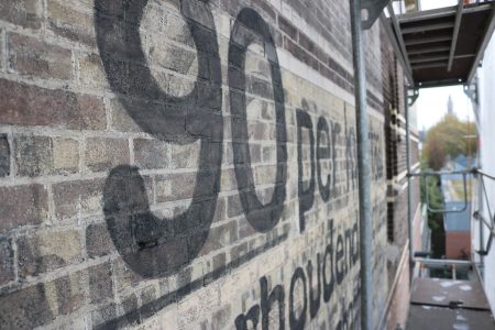 Avondpost, muurreclame, Tasmanstraat, 2025