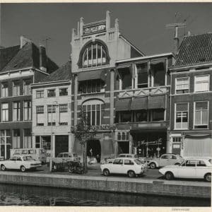 J. Hoogeveen, ijzerwarenhandel, Veenkade 31-33, 1967