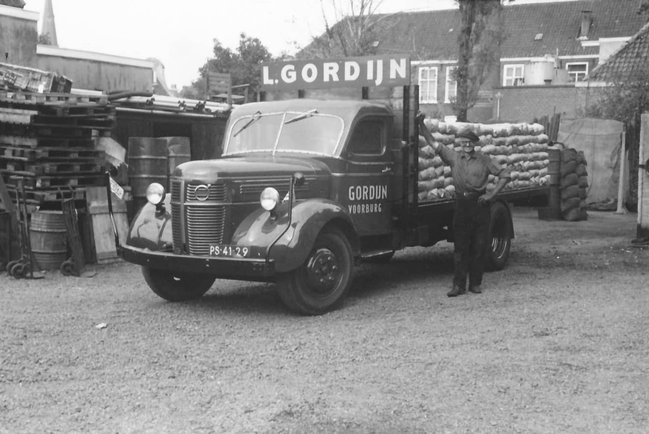 L. Gordijn, brandstoffenhandel, Voorhofstraat 28, Voorburg, jaren 50