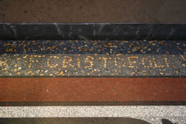 Terrazzovloer Passage met signering firma Cristofoli, 2006 Cristofoli, terrazzowerk, Passage, 2006