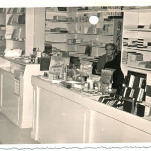 Damen, kantoorboekhandel, Noordeinde 186, 1959