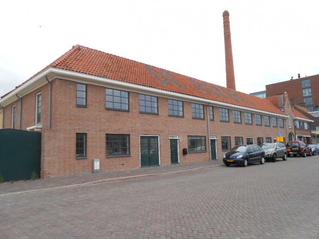 De voormalige rokerij van rokerij De Dulk na de restauratie. Den Dulk, rokerij, Dr. Lelykade 188-196, 2015