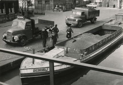 L. Gordijn, brandstoffenhandel, Voorhofstraat 28, Voorburg, ca. 1960