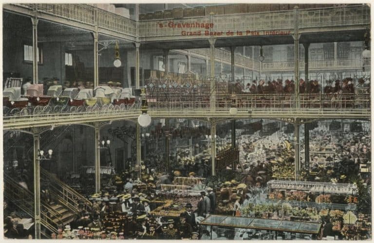 Grand Bazar de la Paix, Spuistraat 43-45, 1907