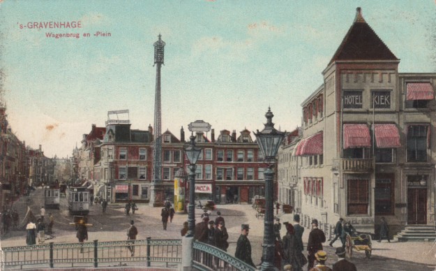 Ansichtkaart van het Wagenplein met een telefoontoren, ca. 1910 Gemeente Telefoon, Wagenplein, ca 1910