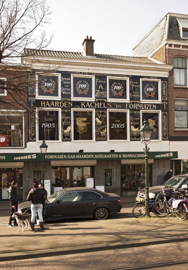 Zwennes, kachels, fornuizen en kinderwagens, Brouwersgracht 5A, 2014