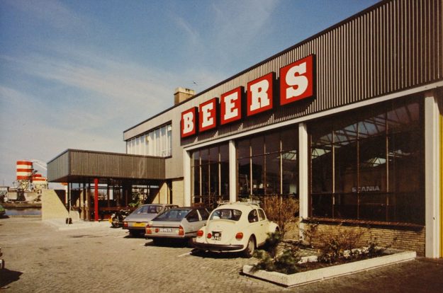 A. Beers & Zonen, vrachtwagens, Maanweg 2-8, ca. 1970