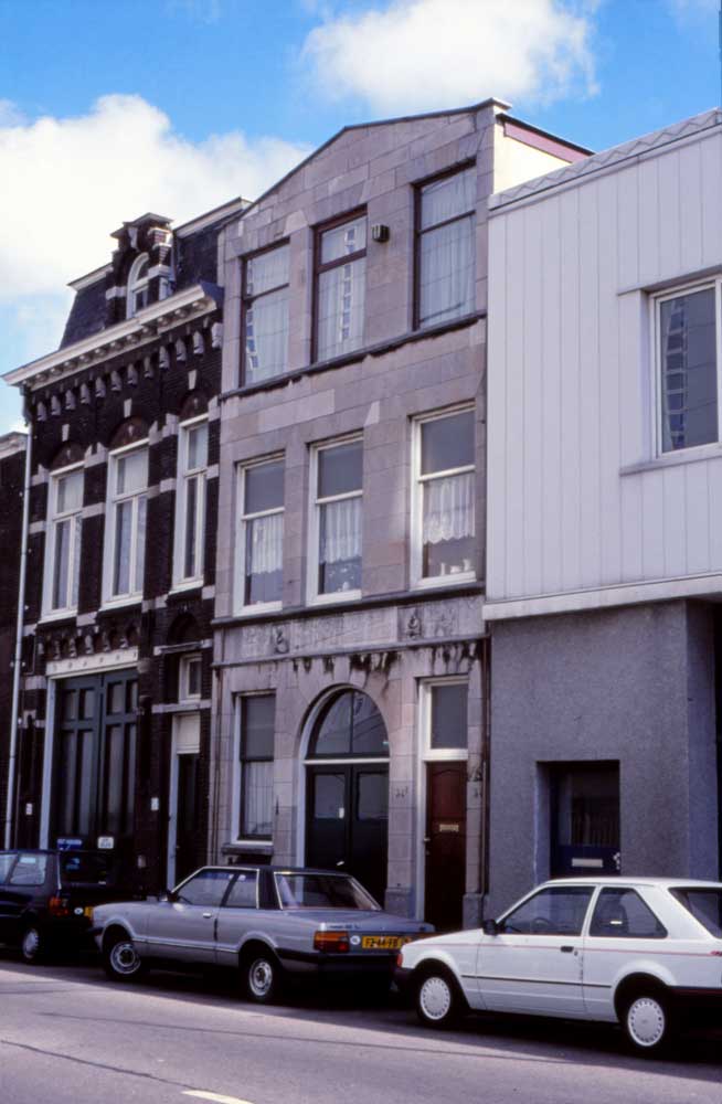 Steenhouwerij Bakker, gevel Waldorpstraat, ca. 1990