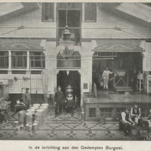 De Landbouw, melkinrichting, Gedempte Burgwal 16-18, ca. 1902