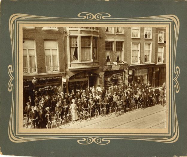 Köhler autoverhuur, Wagenstraat 141, 1913