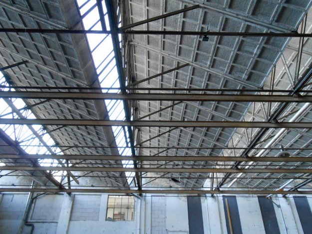 De sheddaken van de centrale werkplaats van Shell, nu Maakhaven. Shell, centrale werkplaats, Calandkade, 2013