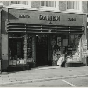 Damen, kantoorboekhandel, Noordeinde 186, 1990