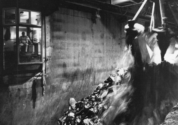 Vuilverbranding, Asmanstraat, jaren 70 Vuilverbranding, Asmanstraat, jaren 70