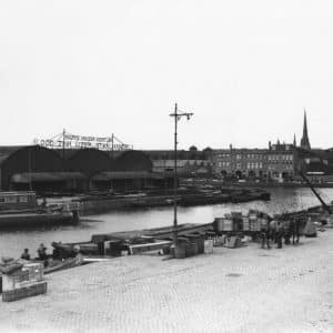 Frijlink & Van Putten, beurtvaartbedrijf, Leeghwaterkade, ca. 1915