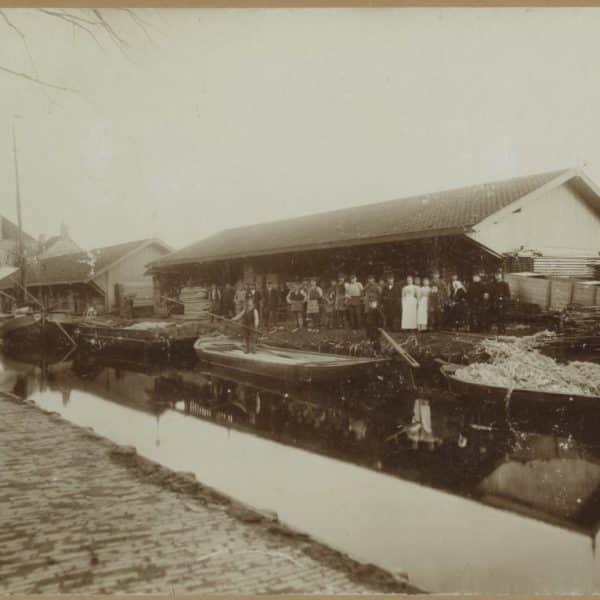 Dekker Hout (1885 heden) SHIE