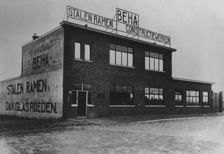 BEHA, stalen ramen en kanteldeuren, Waldorpstraat 444-446, jaren 30