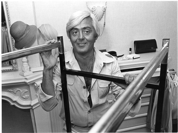 Ontwerper Ernst Jan Beeuwkes, modewinkel, Noordeinde 62 B, 1982