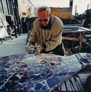 N. Bakker, polijsten tafelblad, jaren 90