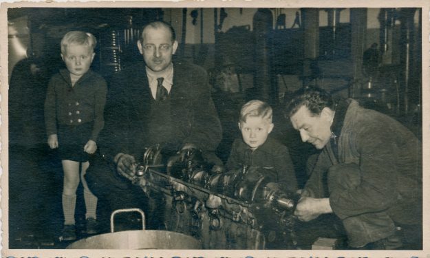 A.P. van Santen, garagebedrijf, Prinsegracht, jaren 50 A.P. van Santen, garagebedrijf, Prinsegracht, jaren 50