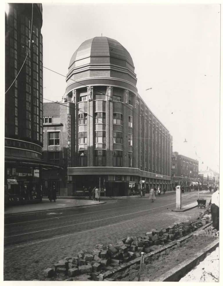 Drukkerij en kantoor van de Haagsche Courant, Grote Marktstraat, ca. 1950