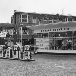 Herweijer, benzinestation, Lijsterbesplein, ca. 1960