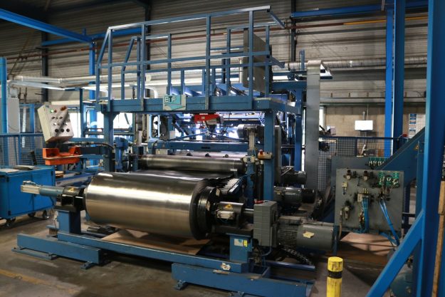 Uzimet, loodpletterij, Delftweg 62, Rijswijk, 2023