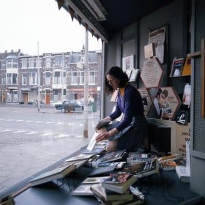 Hoonhoud, boekwinkel, Laan van Meerdervoort 213, 1975