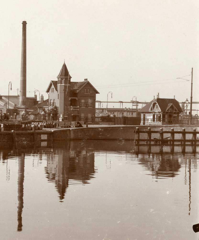 Leeghwaterbrughuisje, Leeghwaterplein, ca. 1911