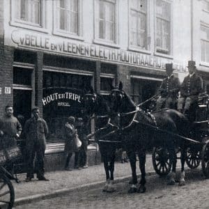 L. van Leenen, meubelfabriek en houthandel, Slijkeinde 15, ca. 1939