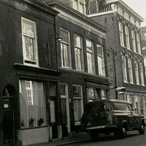 L. van Leenen, meubelfabriek en houthandel, Breedstraat 16-22, 1966