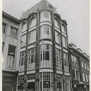 Lijnkamp's Kleedingmagazijnen, Nieuwstraat 1, 1967