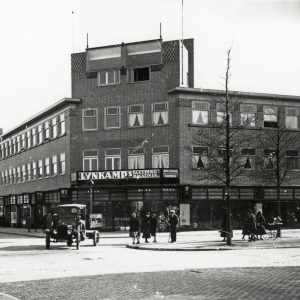 Lijnkamp's Kleedingmagazijnen, Thomsonlaan 92, 1930