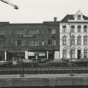 NEBIM, Volvo dealer, Koninginnegracht 10-11, 1976