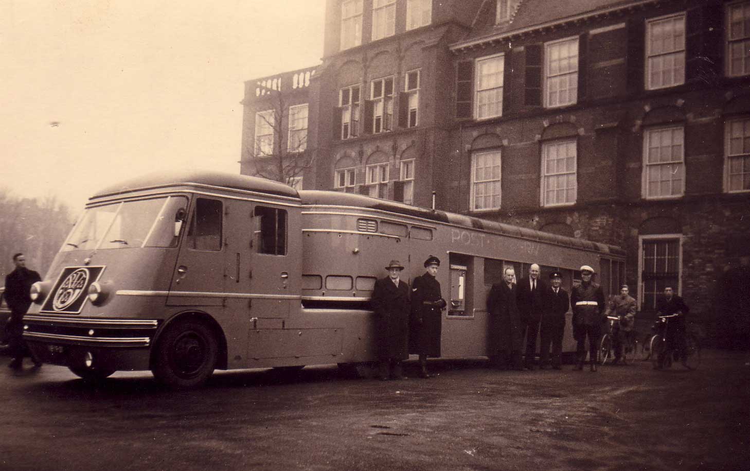 PTT, rijdend postkantoor, Binnenhof, jaren 50