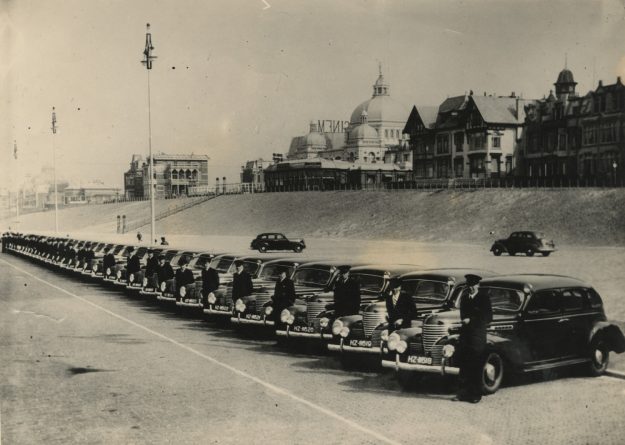 Redtax, taxi's, Huygenspark 9, 1948