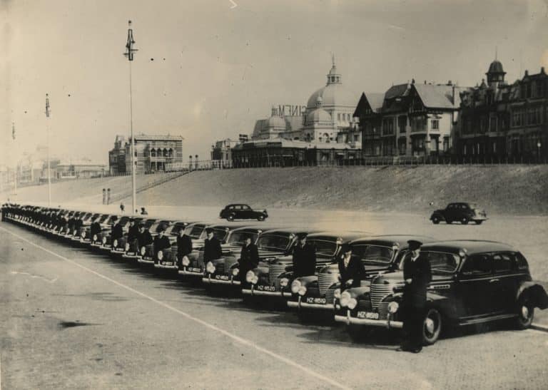 Redtax, taxi's, Huygenspark 9, 1948