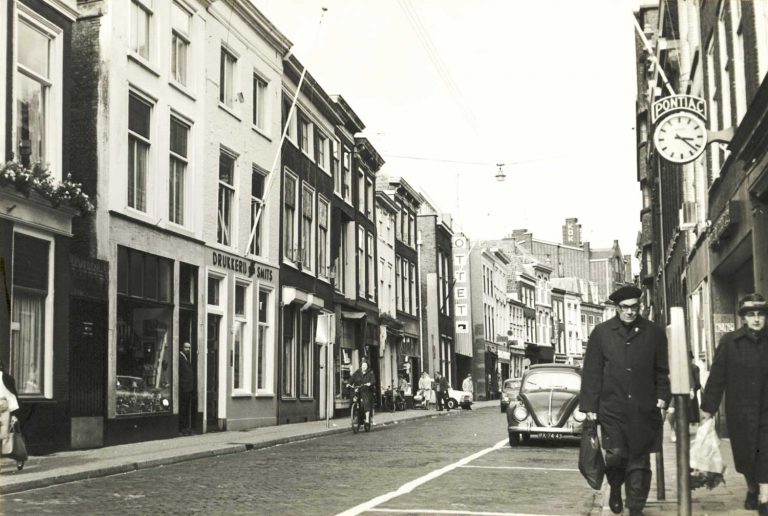 Drukkerij Smits aan het Westeinde, ca. 1967