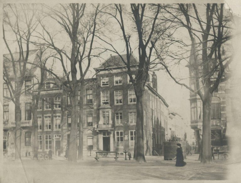 Hollandsche Bank De Vos & Vreede, Plein 17, 1910